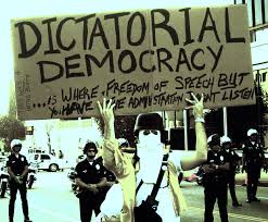 dictatorial是什么意思