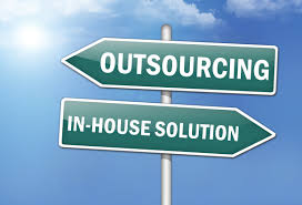 outsource是什么意思