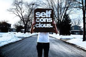 self-conscious是什么意思